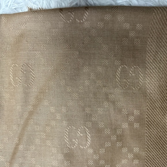 100% Authentic GUCCI Wool & Silk Fringe Monogram Large Shawl Scarf | Tan - Picture 10 of 15